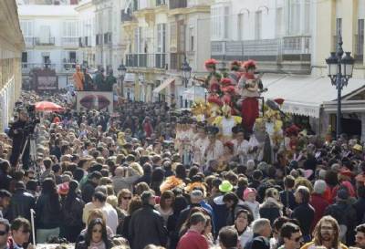 Carnival craziness: Week-long pre-Lent fancy-dress parties in Spain