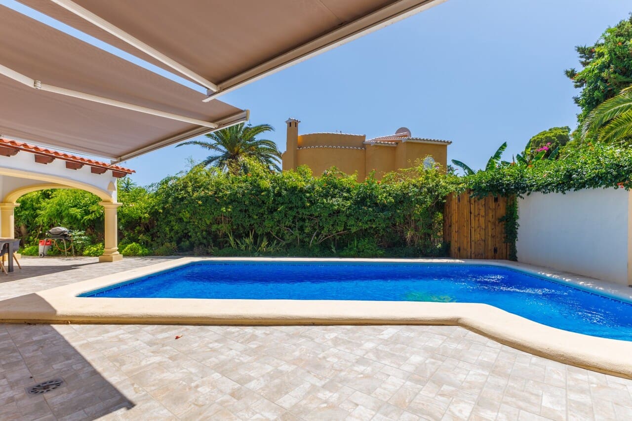 3 chambre Villa/Maison à vendre à Javea / Xabia avec piscine garage - 610 000 € (Ref: 10024590)