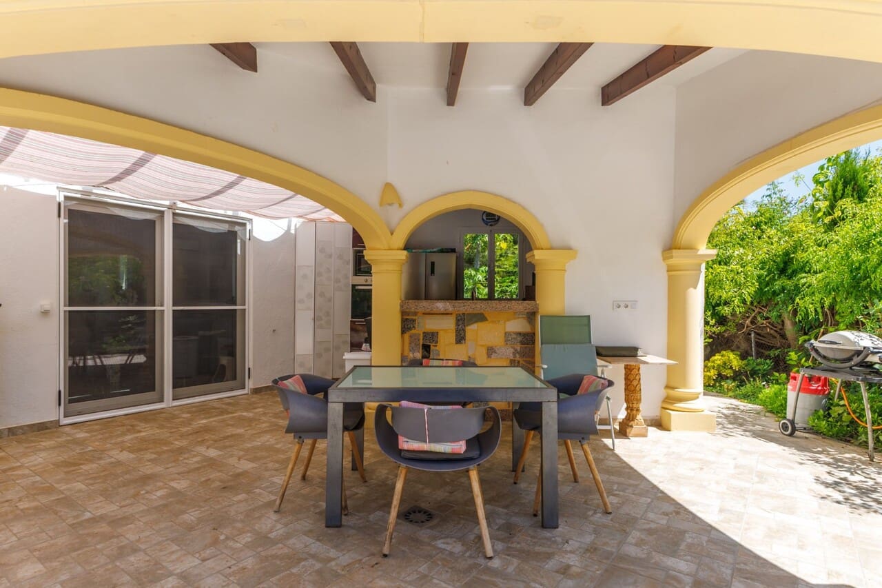 3 chambre Villa/Maison à vendre à Javea / Xabia avec piscine garage - 610 000 € (Ref: 10024590)