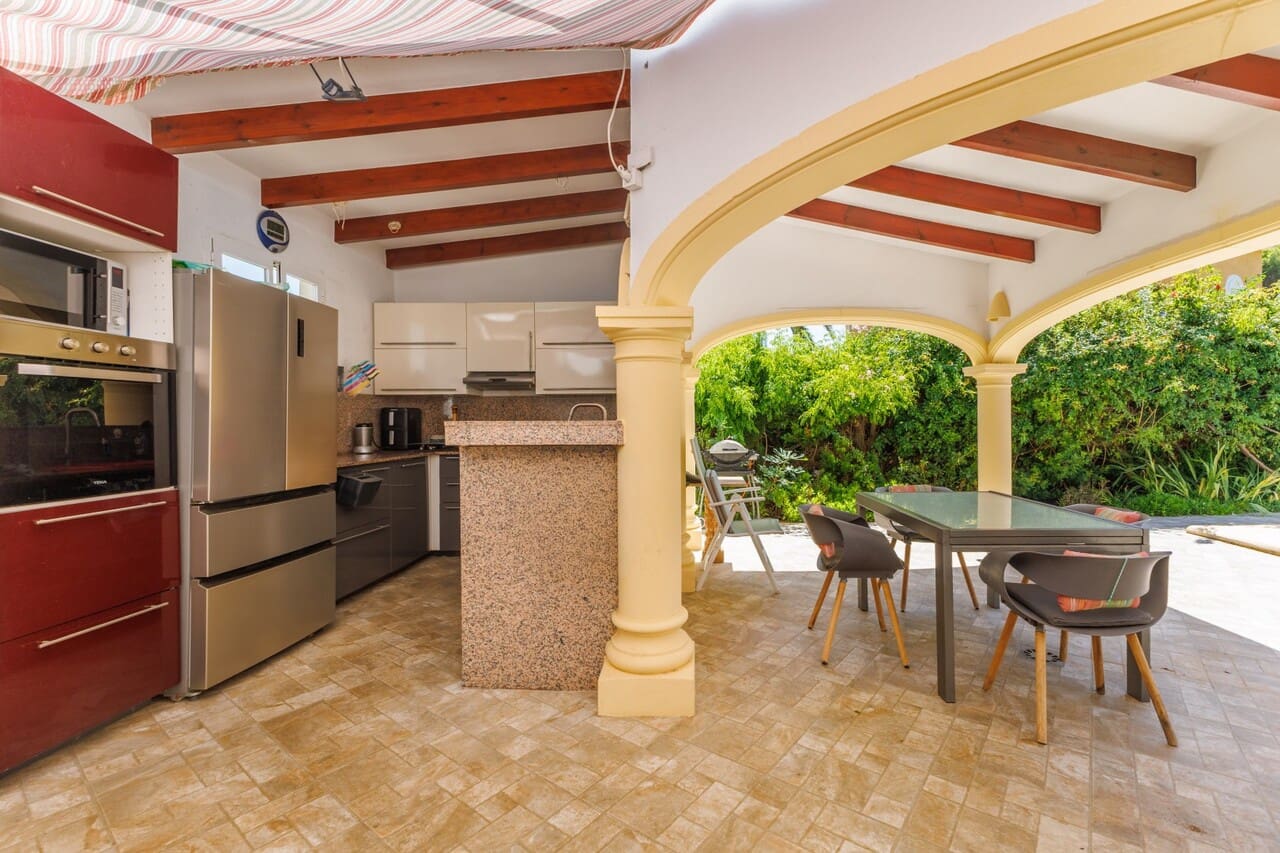 3 chambre Villa/Maison à vendre à Javea / Xabia avec piscine garage - 610 000 € (Ref: 10024590)