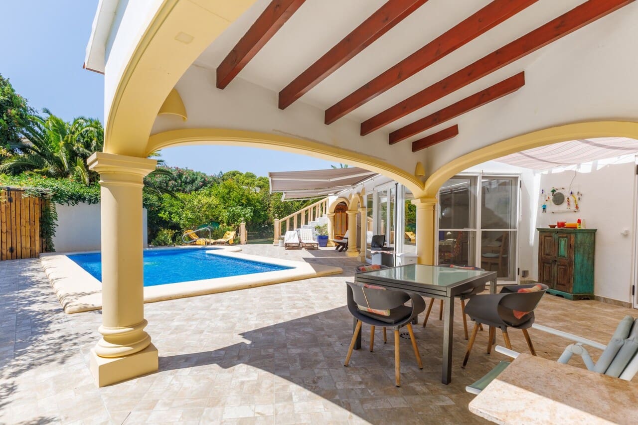 3 chambre Villa/Maison à vendre à Javea / Xabia avec piscine garage - 610 000 € (Ref: 10024590)