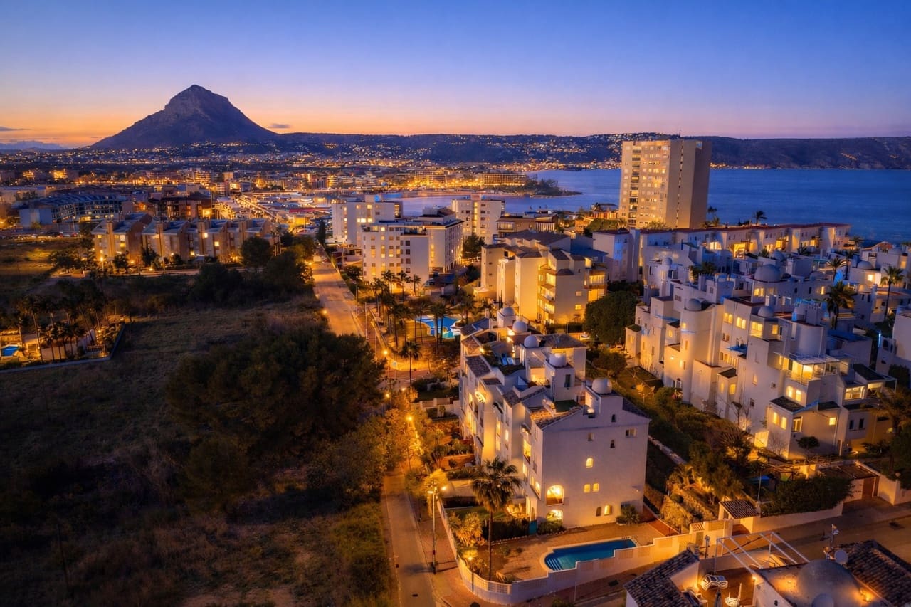 Apartamento de 3 habitaciones en Javea / Xàbia en venta con piscina garaje - 465.000 € (Ref: 10039308)