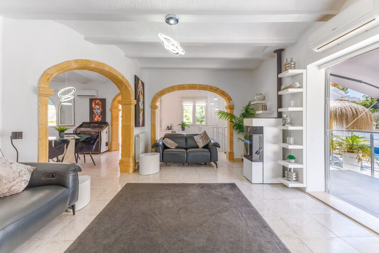 4 Zimmer Villa zu verkaufen in Javea / Xabia mit Pool Garage - 865.000 € (Ref: 10041632)