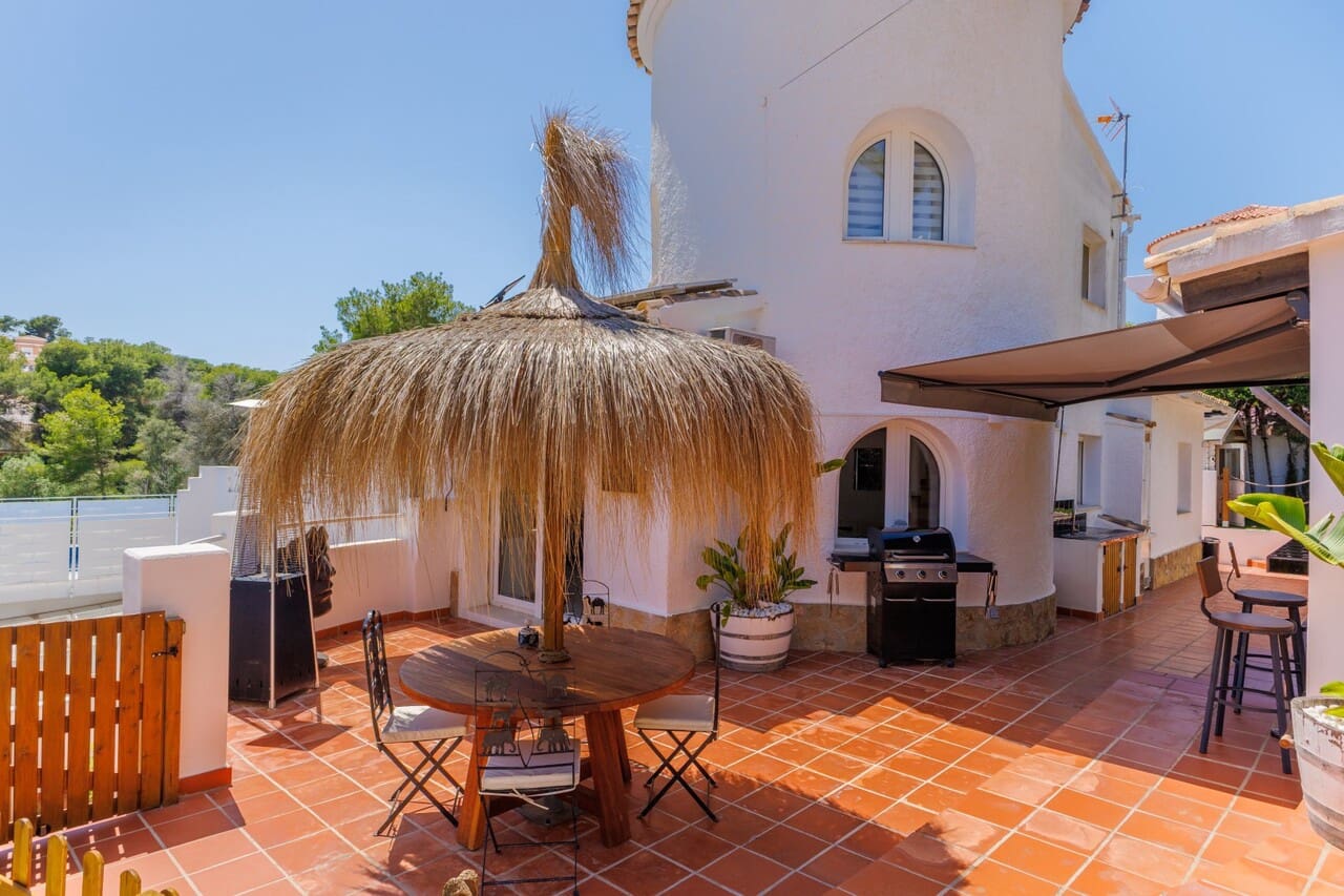 4 Zimmer Villa zu verkaufen in Javea / Xabia mit Pool Garage - 865.000 € (Ref: 10041632)