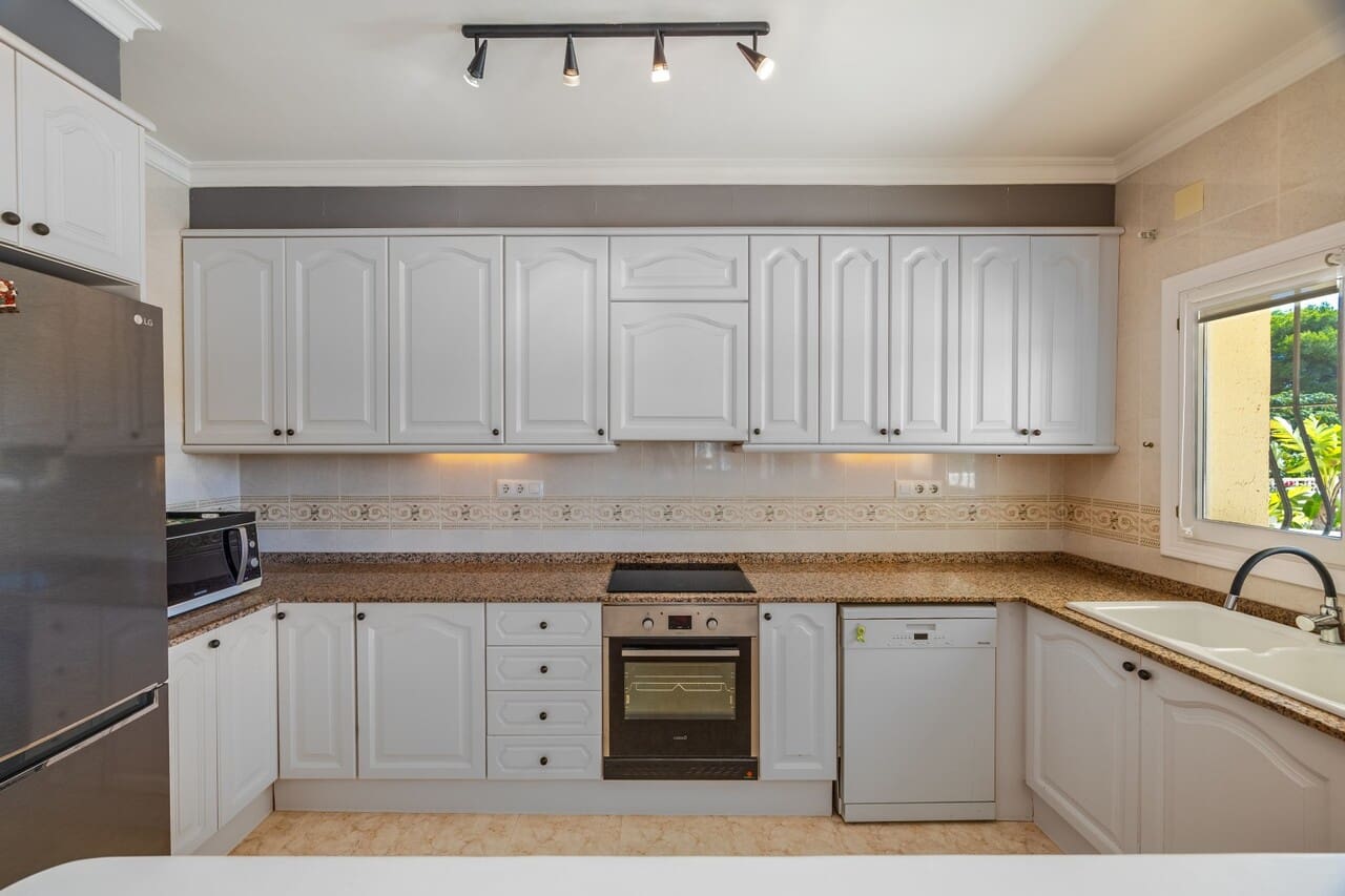 Chalet de 3 habitaciones en Javea / Xàbia en venta con piscina garaje - 725.000 € (Ref: 10085016)