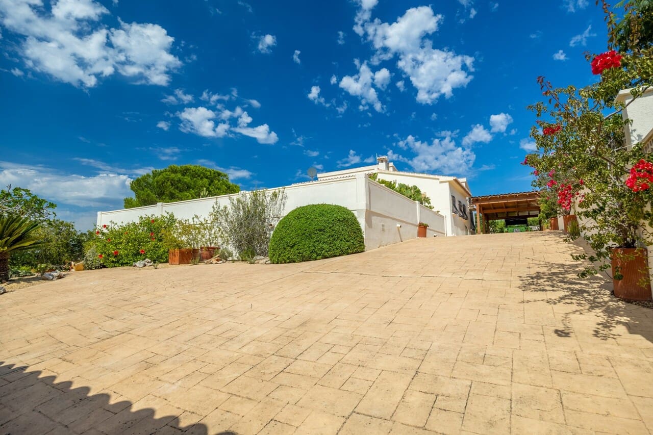 Chalet de 3 habitaciones en Javea / Xàbia en venta con piscina garaje - 725.000 € (Ref: 10085016)