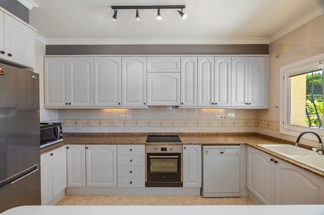 Chalet de 3 habitaciones en Javea / Xàbia en venta con piscina garaje - 725.000 € (Ref: 10085016)