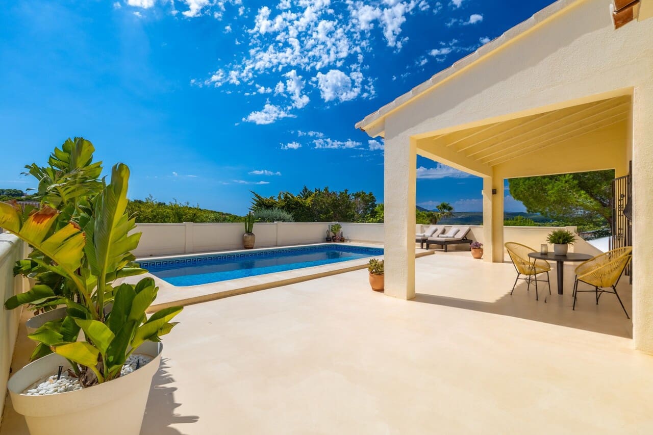 Chalet de 3 habitaciones en Javea / Xàbia en venta con piscina garaje - 725.000 € (Ref: 10085016)