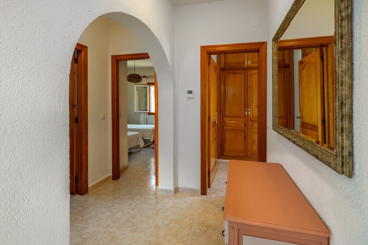 Chalet de 3 habitaciones en Javea / Xàbia en venta con piscina garaje - 725.000 € (Ref: 10085016)