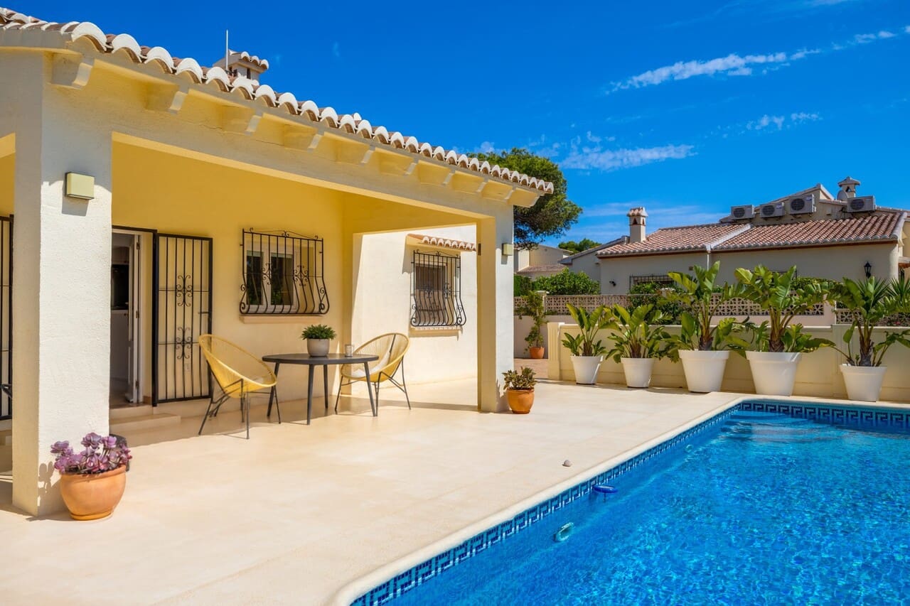Chalet de 3 habitaciones en Javea / Xàbia en venta con piscina garaje - 725.000 € (Ref: 10085016)