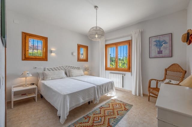Chalet de 3 habitaciones en Javea / Xàbia en venta con piscina garaje - 725.000 € (Ref: 10085016)