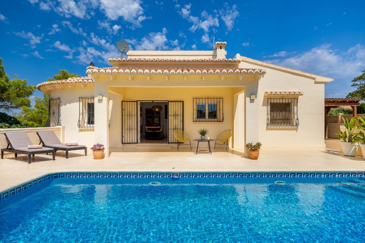 Chalet de 3 habitaciones en Javea / Xàbia en venta con piscina garaje - 725.000 € (Ref: 10085016)