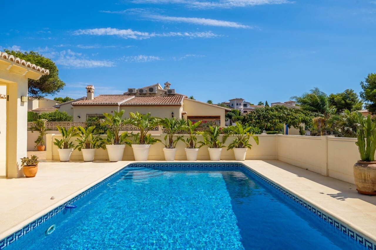 Chalet de 3 habitaciones en Javea / Xàbia en venta con piscina garaje - 725.000 € (Ref: 10085016)