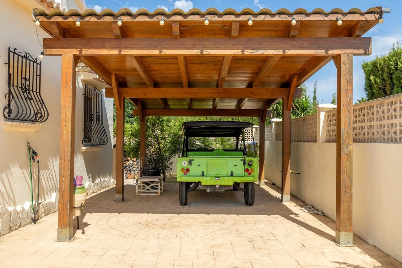 Chalet de 3 habitaciones en Javea / Xàbia en venta con piscina garaje - 725.000 € (Ref: 10085016)