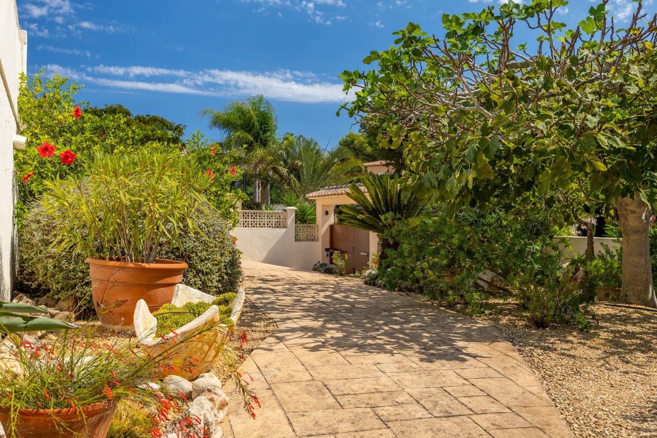 Chalet de 3 habitaciones en Javea / Xàbia en venta con piscina garaje - 725.000 € (Ref: 10085016)