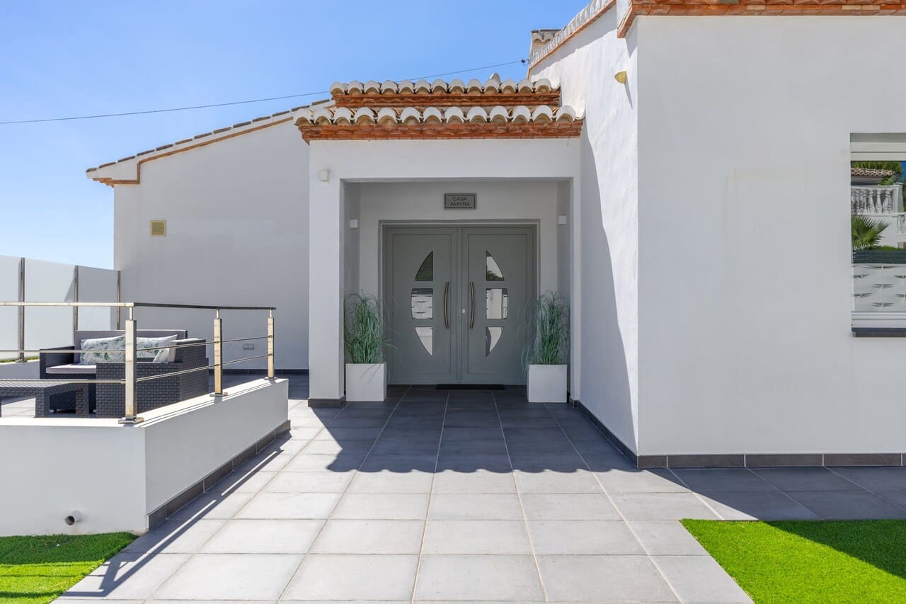 4 sovrum Villa till salu i Javea / Xabia med pool garage - 1 200 000 € (Ref: 10100520)