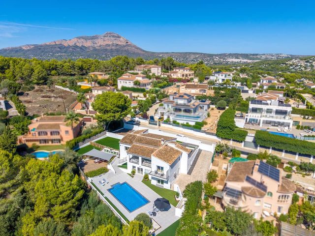 4 sypialnia Willa na sprzedaż w Javea / Xàbia z basenem garażem - 1 200 000 € (Ref: 10100520)