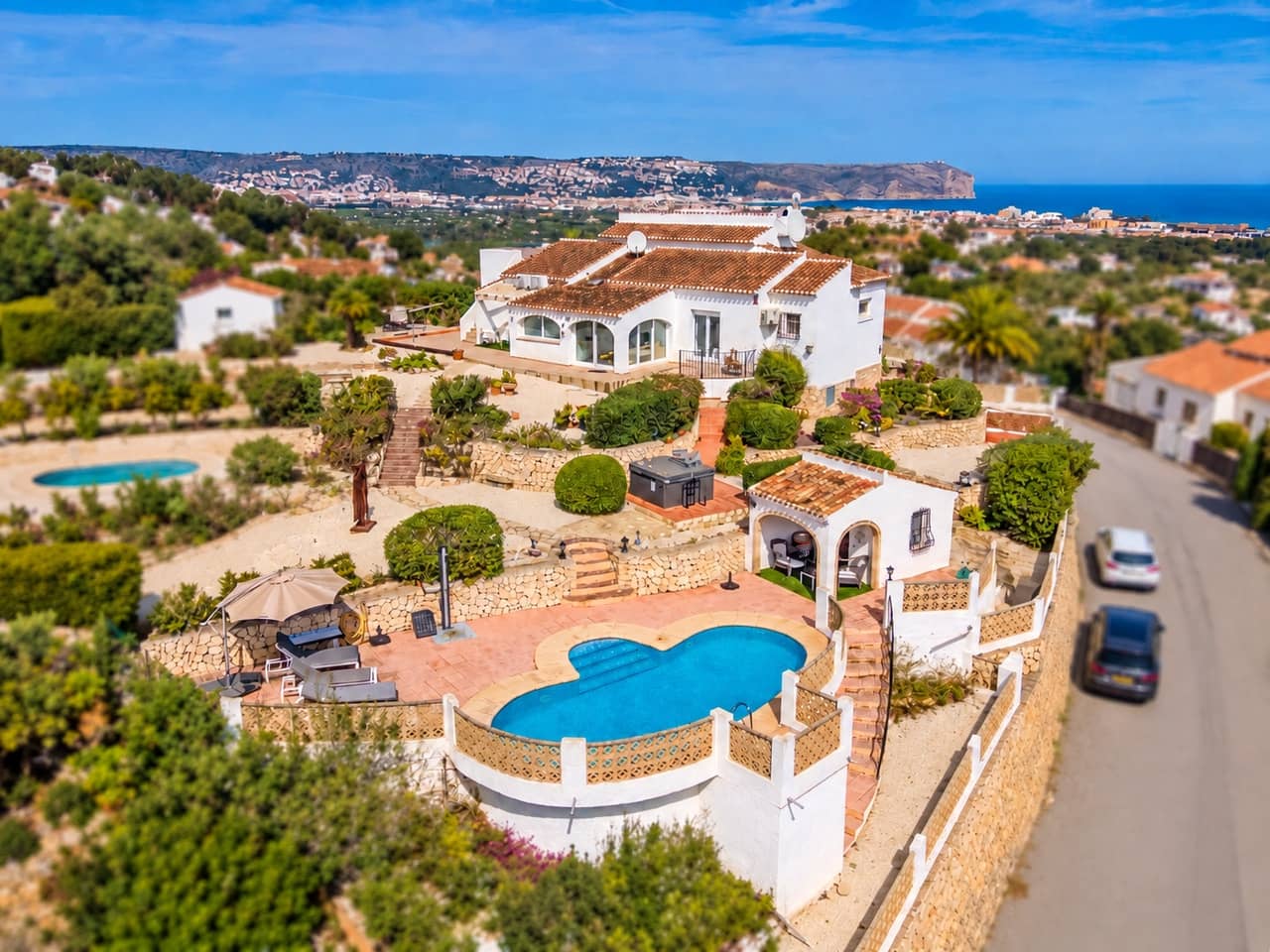 4 bedroom Villa for sale in Alicante / Alacant city with pool garage - € 995,000 (Ref: 10141329)