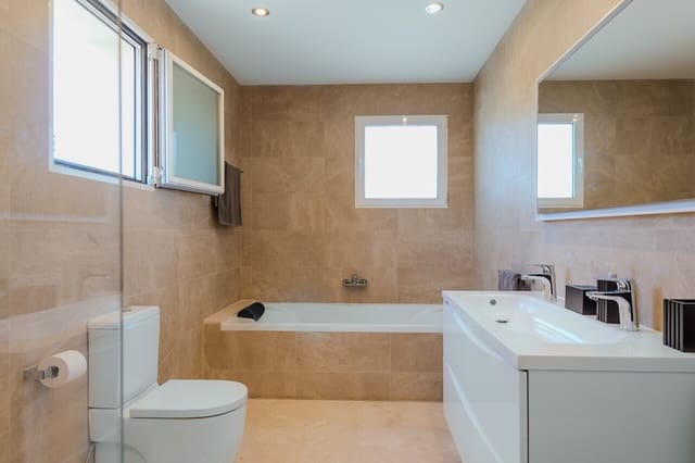4 soveværelse Villa til salg i Javea / Xàbia med swimmingpool garage - € 1.200.000 (Ref: 10153947)