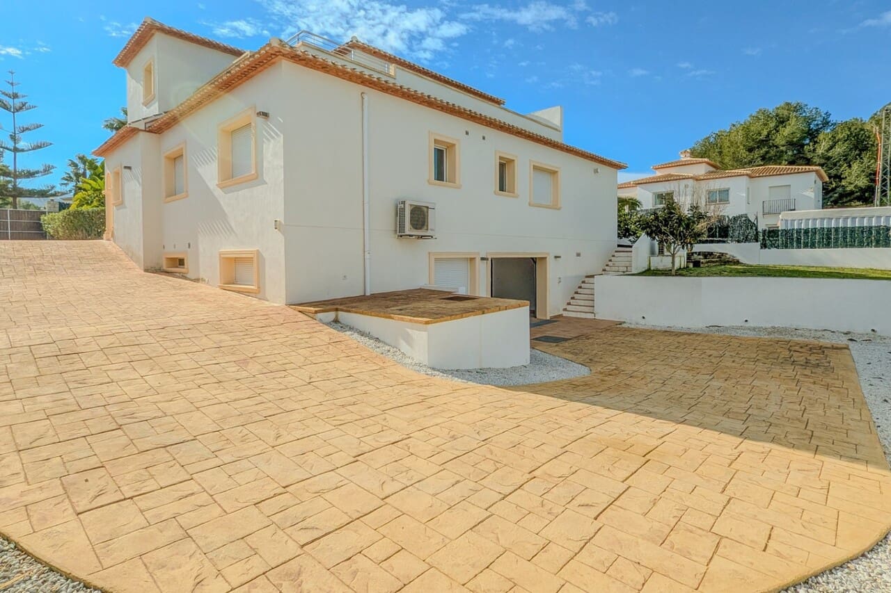 4 soveværelse Villa til salg i Javea / Xabia med swimmingpool garage - € 1.200.000 (Ref: 10153947)