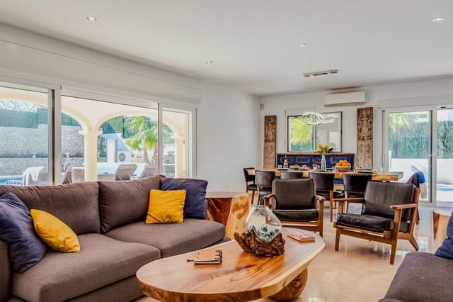 4 soveværelse Villa til salg i Javea / Xàbia med swimmingpool garage - € 1.200.000 (Ref: 10153947)