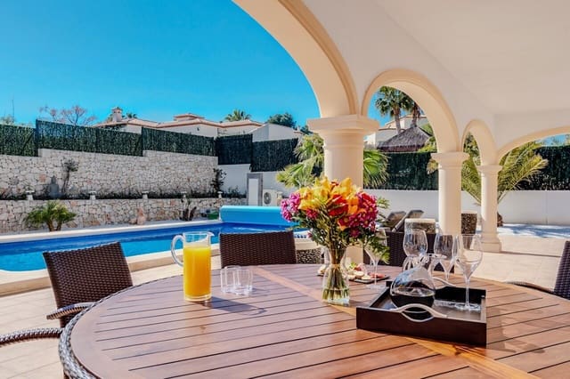 4 soveværelse Villa til salg i Javea / Xàbia med swimmingpool garage - € 1.200.000 (Ref: 10153947)