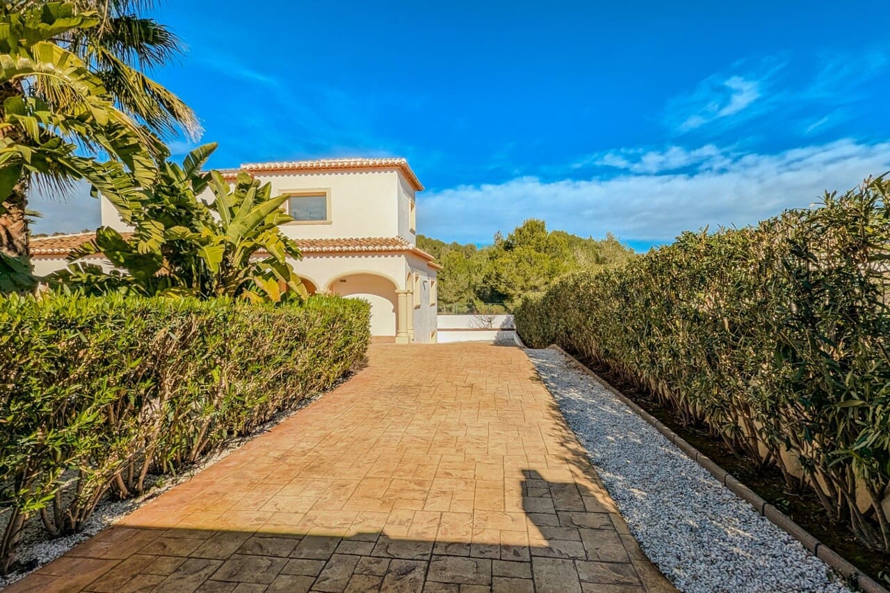 4 soveværelse Villa til salg i Javea / Xabia med swimmingpool garage - € 1.200.000 (Ref: 10153947)