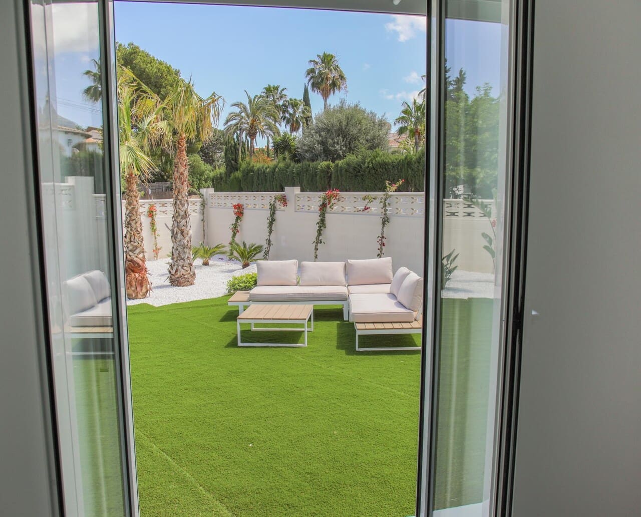 Apartamento de 2 habitaciones en Dénia en venta con piscina garaje - 381.150 € (Ref: 7448500)