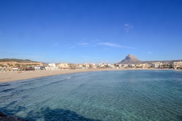 4 bedroom Villa for sale in Moraira, Teulada-Moraira - € 2,175,000 (Ref: 8796733)