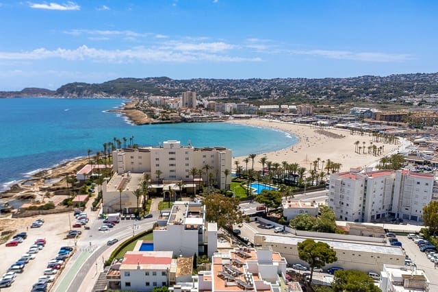 4 bedroom Villa for sale in Moraira, Teulada-Moraira - € 2,175,000 (Ref: 8796733)