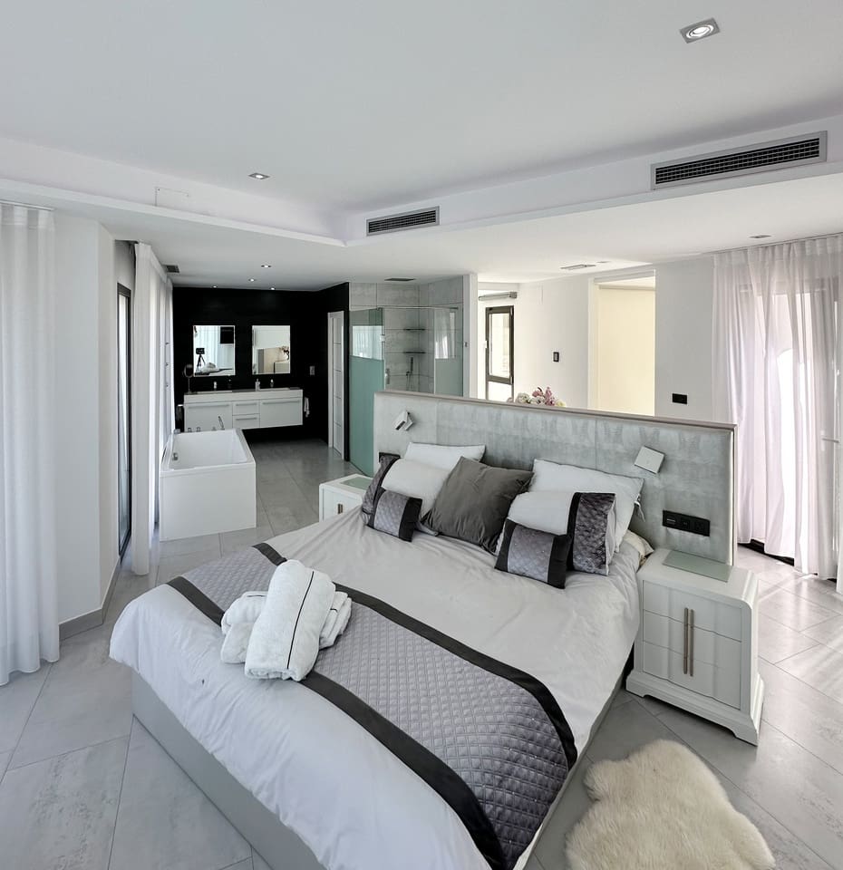 5 bedroom Villa for sale in Javea / Xabia with pool garage - € 2,350,000 (Ref: 8977596)