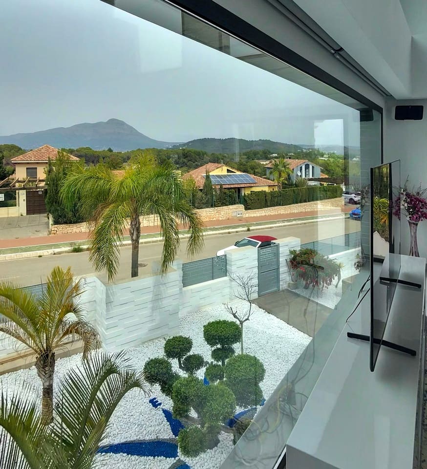 5 bedroom Villa for sale in Javea / Xabia with pool garage - € 2,350,000 (Ref: 8977596)