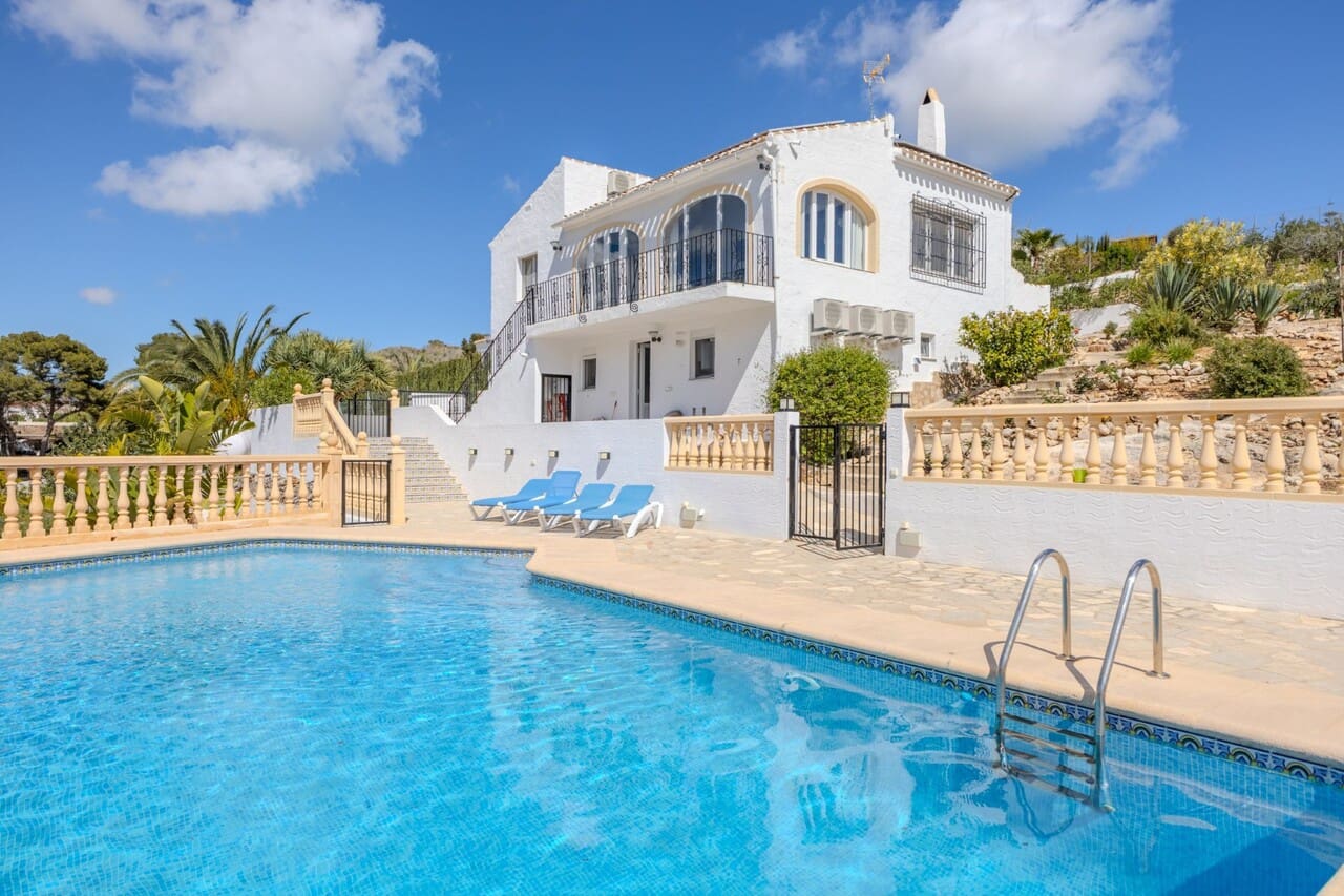 4 bedroom Villa for sale in Javea / Xabia with pool - € 750,000 (Ref: 8997232)