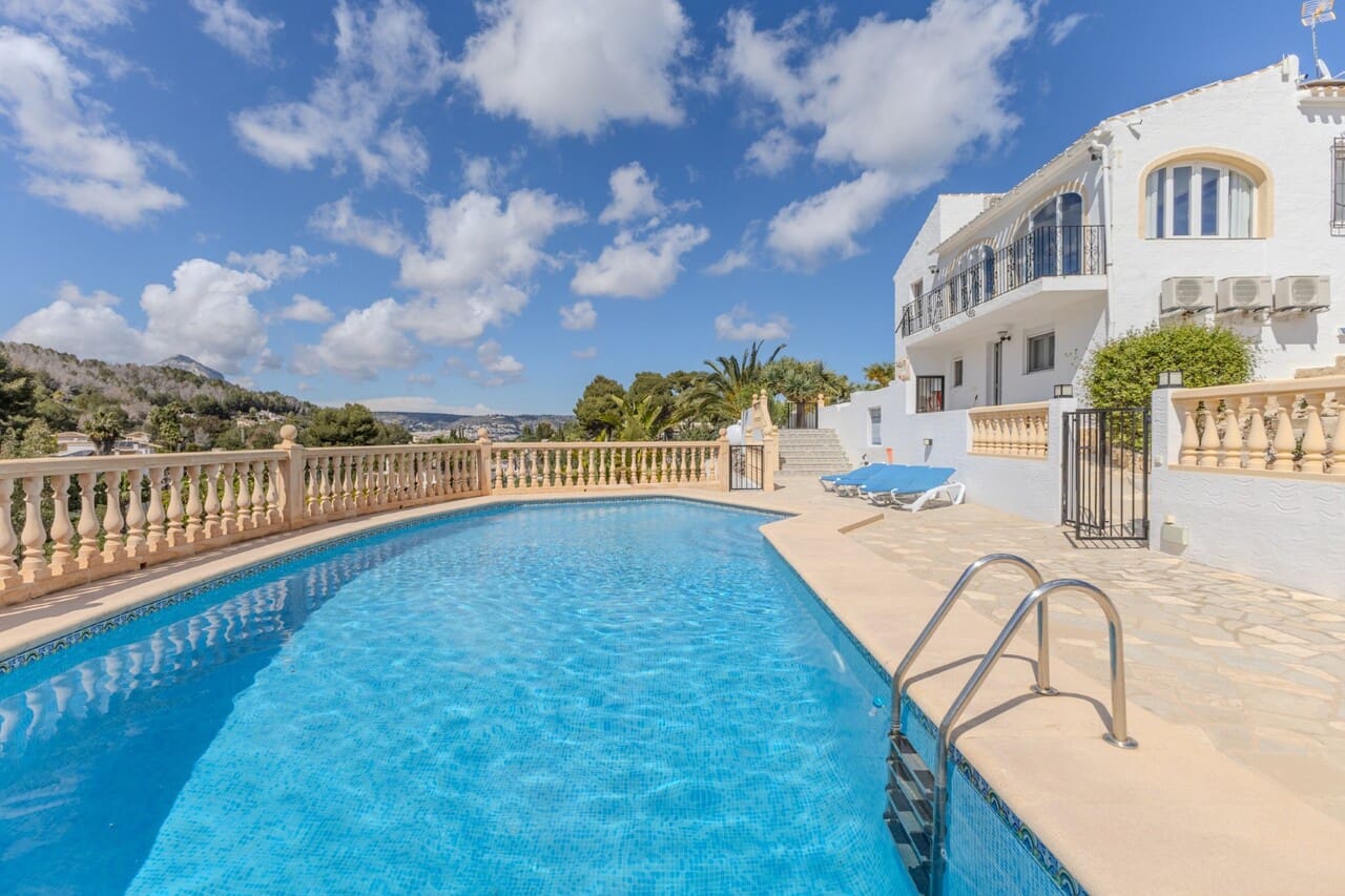 4 bedroom Villa for sale in Javea / Xabia with pool - € 750,000 (Ref: 8997232)