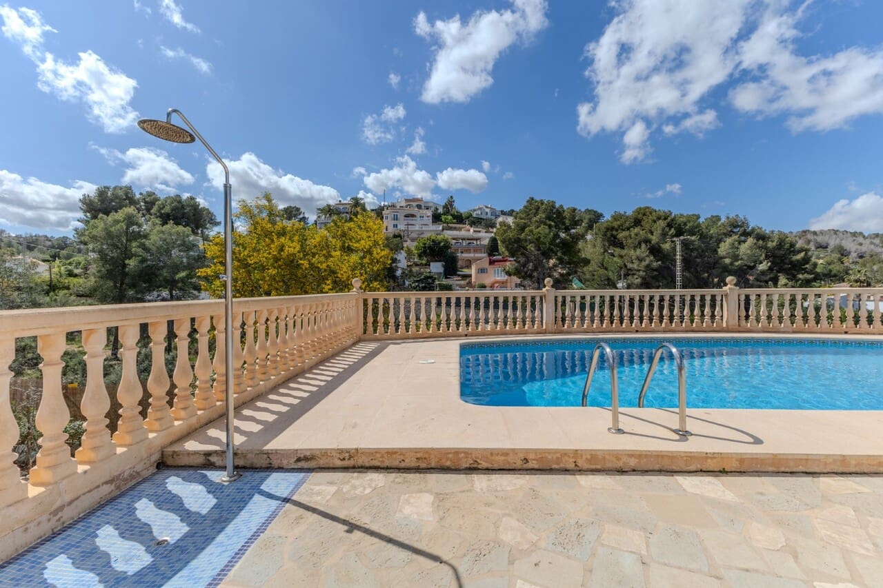 4 bedroom Villa for sale in Javea / Xabia with pool - € 750,000 (Ref: 8997232)