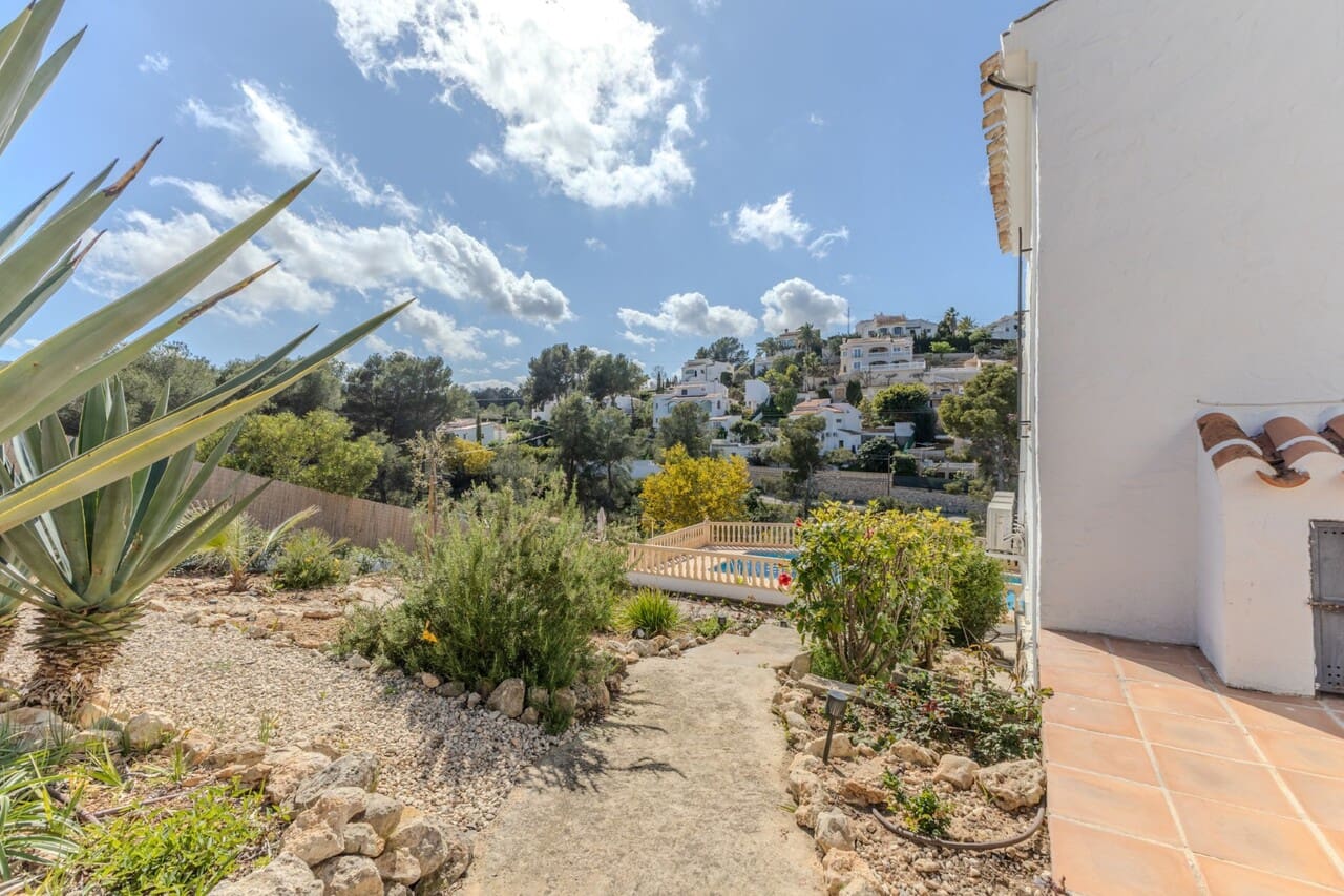 4 bedroom Villa for sale in Javea / Xabia with pool - € 750,000 (Ref: 8997232)