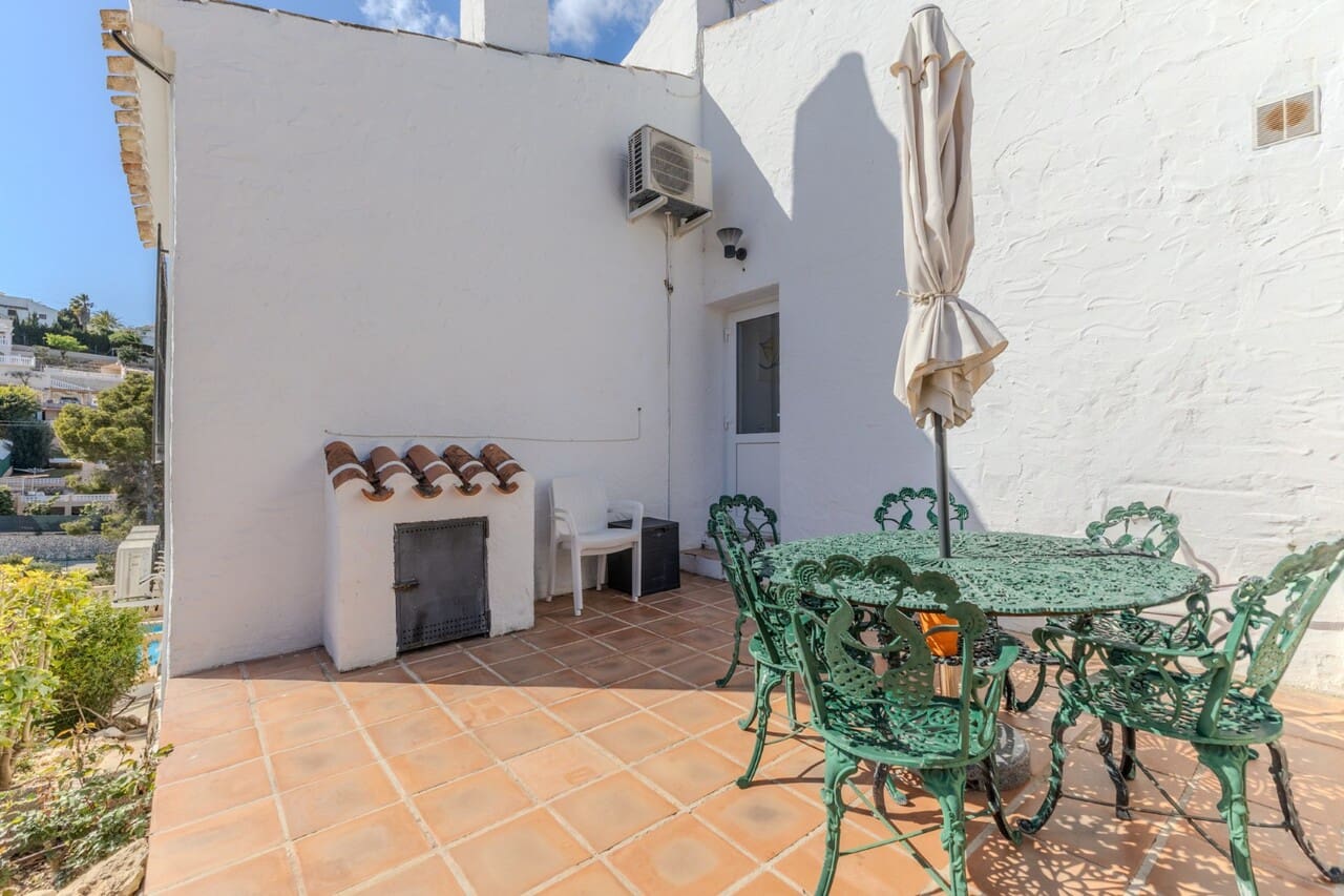 4 bedroom Villa for sale in Javea / Xabia with pool - € 750,000 (Ref: 8997232)