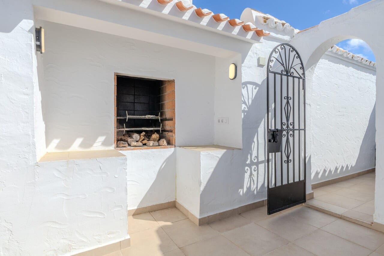 4 bedroom Villa for sale in Javea / Xabia with pool - € 750,000 (Ref: 8997232)