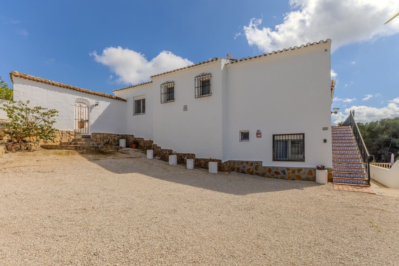 4 bedroom Villa for sale in Javea / Xabia with pool - € 750,000 (Ref: 8997232)