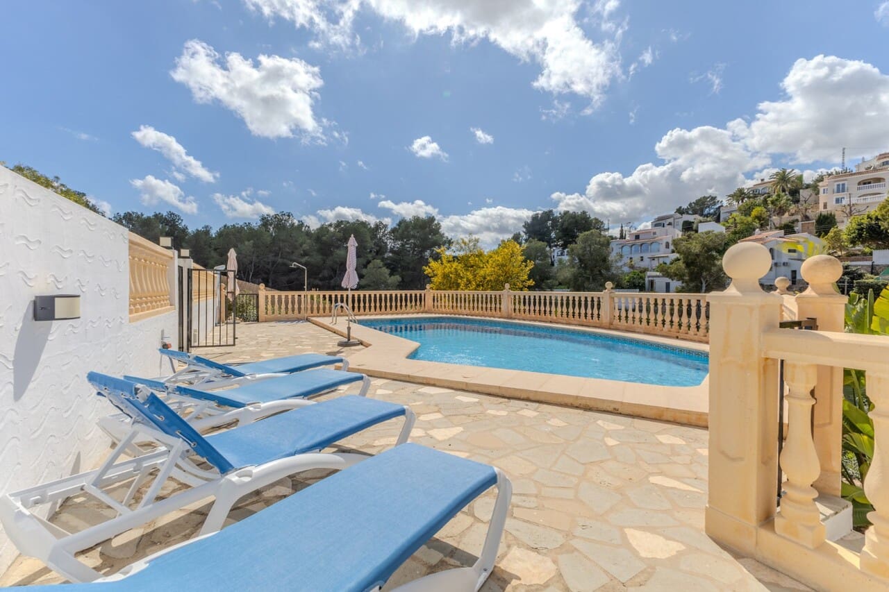 4 bedroom Villa for sale in Javea / Xabia with pool - € 750,000 (Ref: 8997232)
