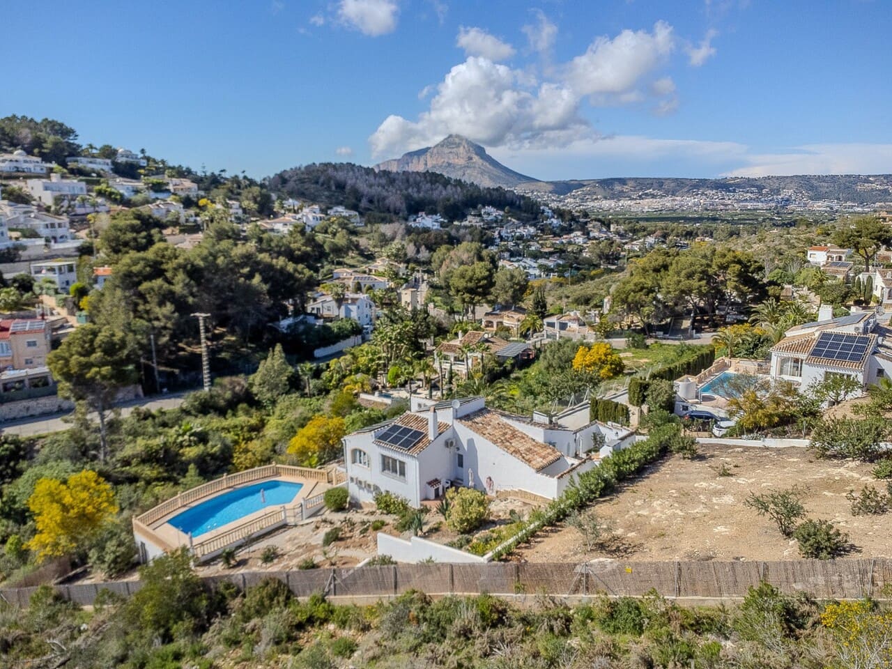4 bedroom Villa for sale in Javea / Xabia with pool - € 750,000 (Ref: 8997232)