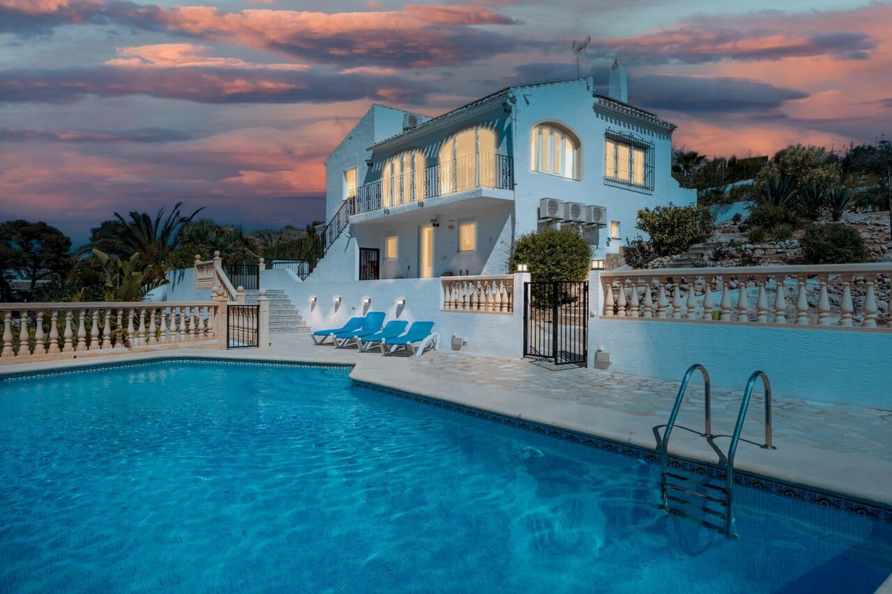 4 bedroom Villa for sale in Javea / Xabia with pool - € 750,000 (Ref: 8997232)