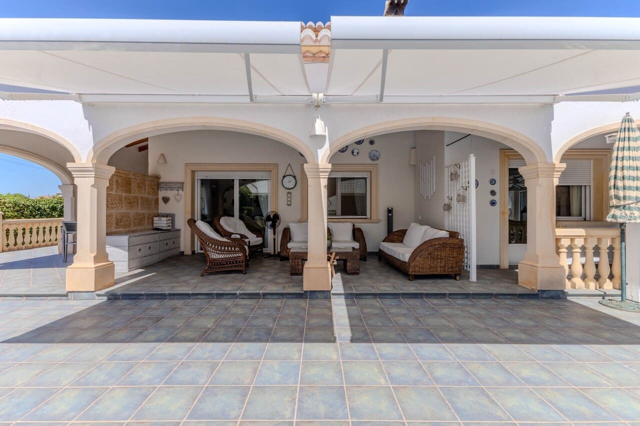 3 bedroom Villa for sale in Javea / Xabia - € 795,000 (Ref: 9263336)