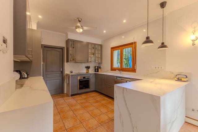 4 bedroom Villa for sale in Javea / Xàbia with pool - € 865,000 (Ref: 9449731)