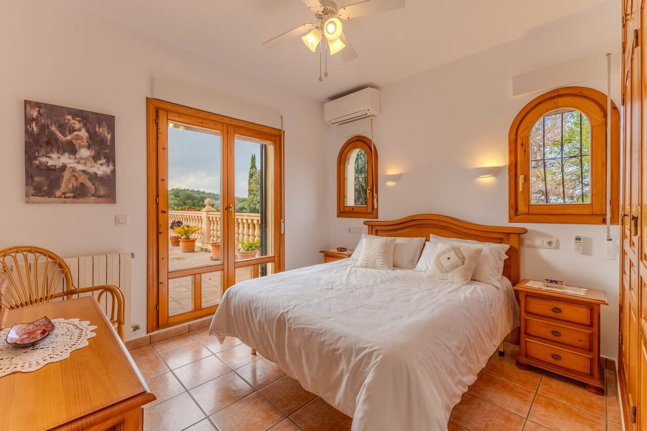 4 bedroom Villa for sale in Javea / Xabia with pool - € 865,000 (Ref: 9449731)