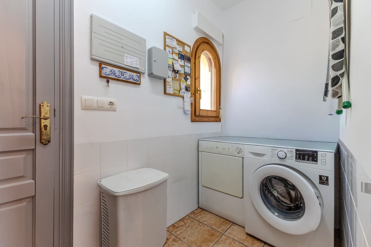 4 bedroom Villa for sale in Javea / Xabia with pool - € 865,000 (Ref: 9449731)