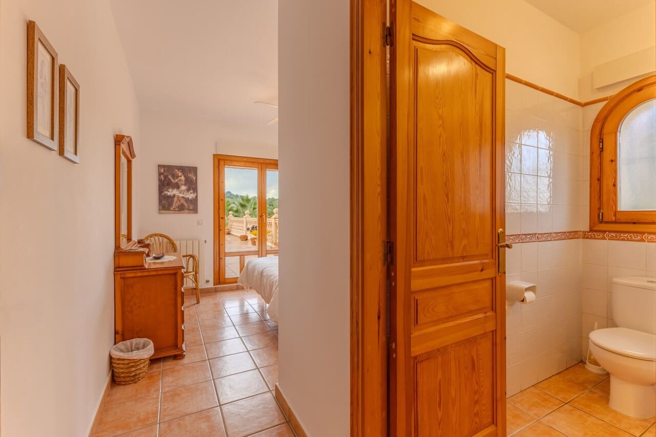 4 bedroom Villa for sale in Javea / Xabia with pool - € 865,000 (Ref: 9449731)