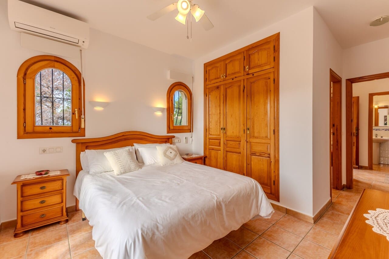 4 bedroom Villa for sale in Javea / Xabia with pool - € 865,000 (Ref: 9449731)