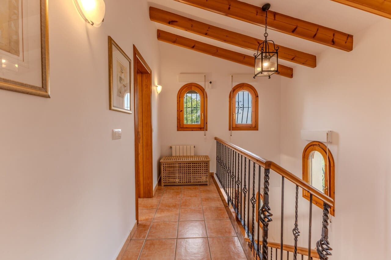 4 bedroom Villa for sale in Javea / Xabia with pool - € 865,000 (Ref: 9449731)