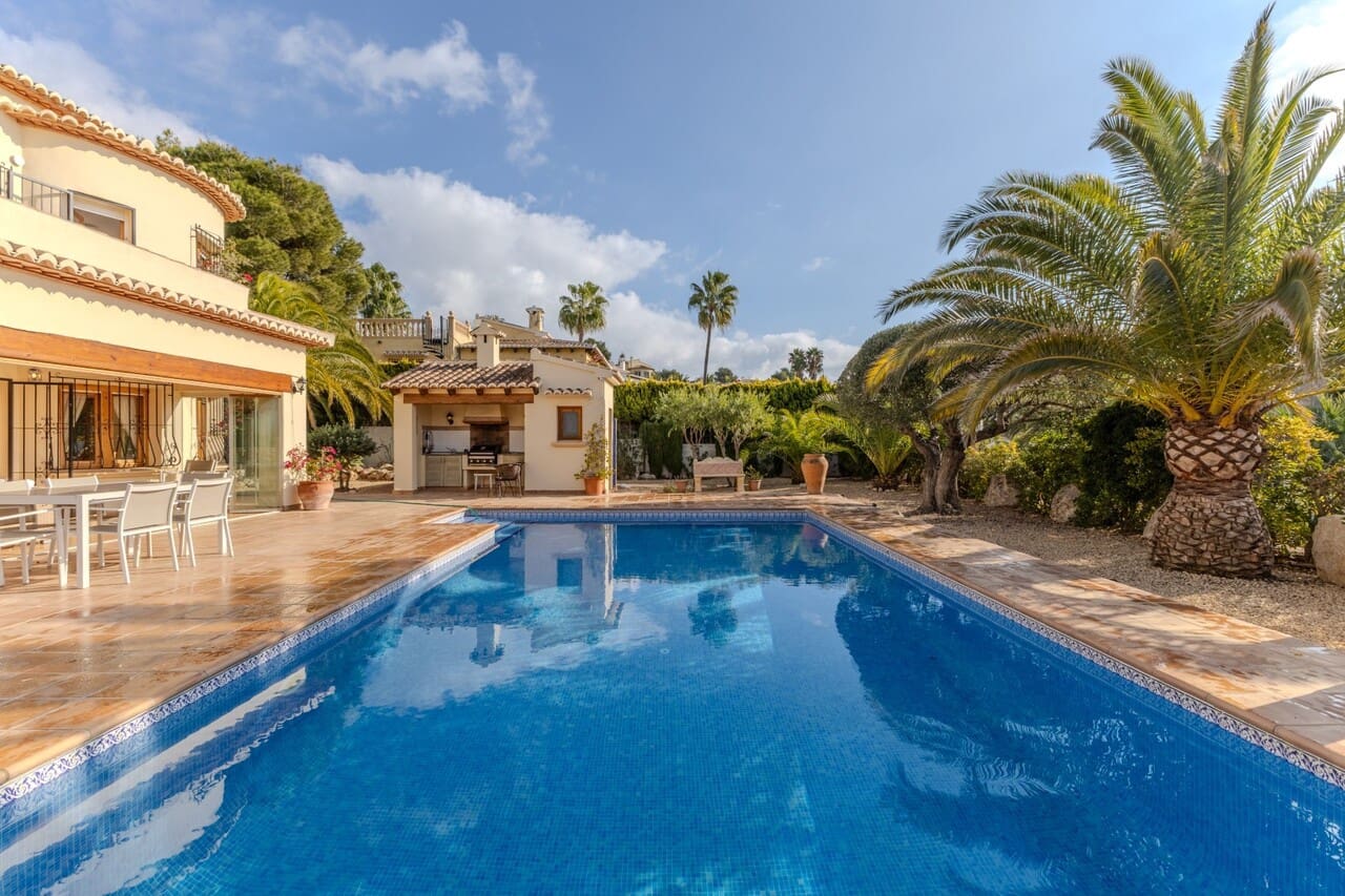 4 bedroom Villa for sale in Javea / Xabia with pool - € 865,000 (Ref: 9449731)